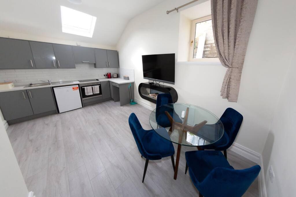 Unit 4 Tranquil Harbourside Retreat- Central Location Cobh Extérieur photo